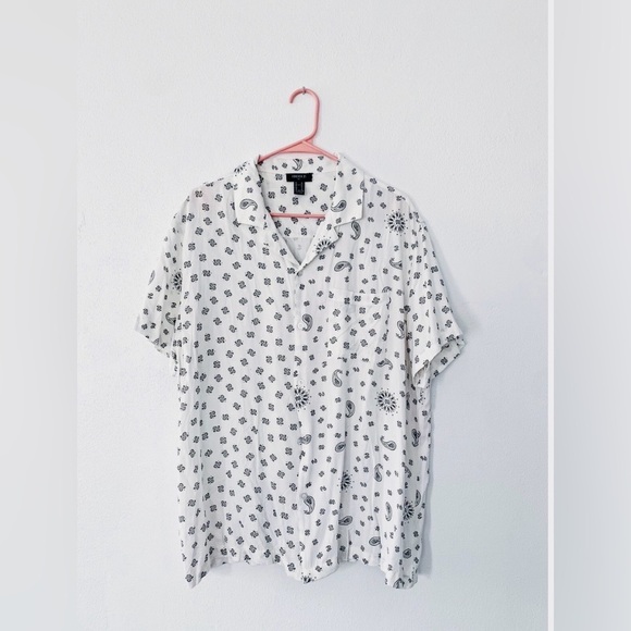 Forever 21 Other - Forever 21 White and Black Casual Button Down Shirt with Collar Front Pocket EUC